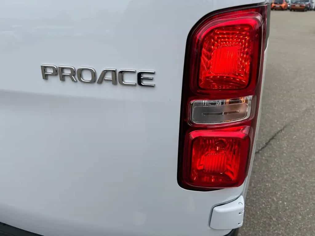 Toyota Proace (Verso) Proace Pro Ace 1,5L D 120 PS Work L1 03/2026-photo-12