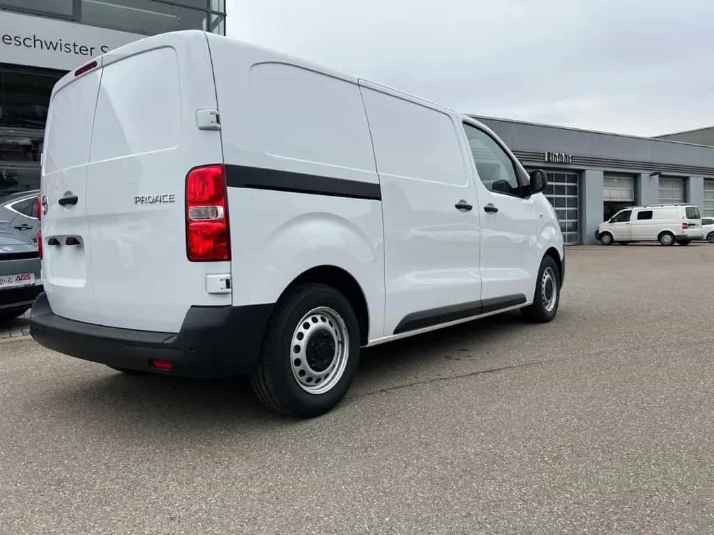 Toyota Proace (Verso) Proace Pro Ace 1,5L D 120 PS Work L1 03/2026-photo-3