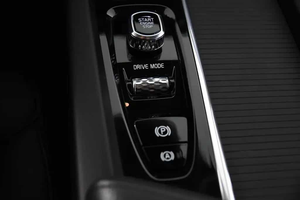 Volvo V60 B4 Inscription *1.Hand*Leder*Navi*Standheiz. 06/2021-photo-11