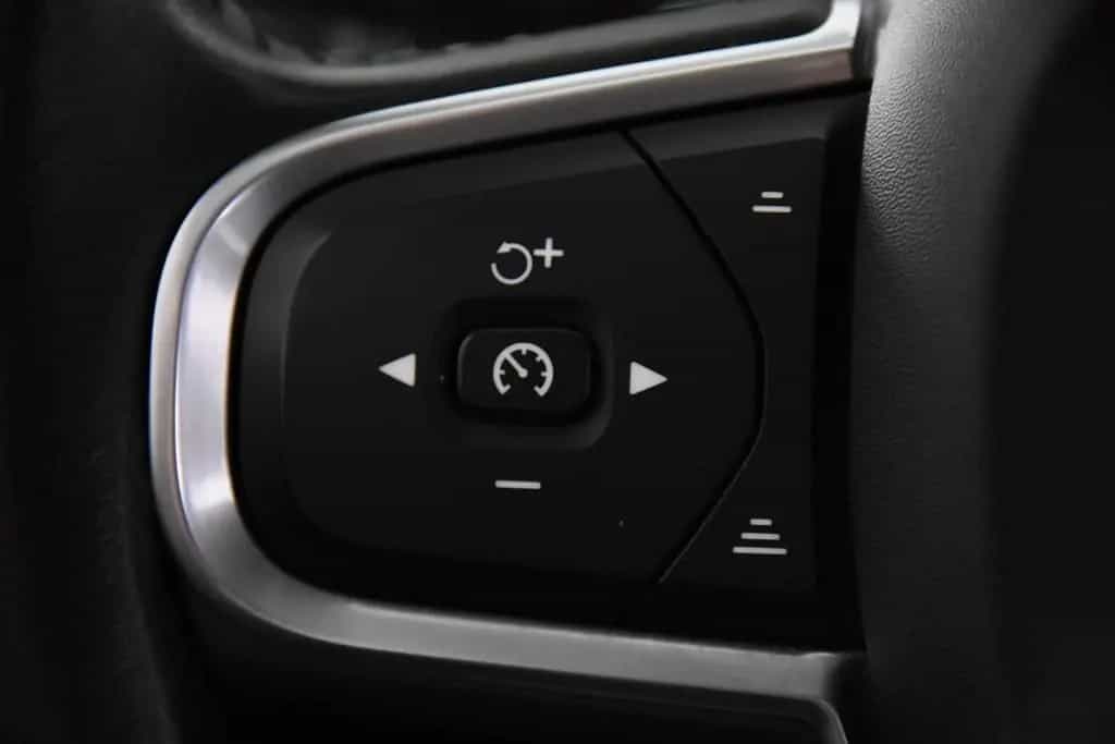 Volvo V60 B4 Inscription *1.Hand*Leder*Navi*Standheiz. 06/2021-photo-14