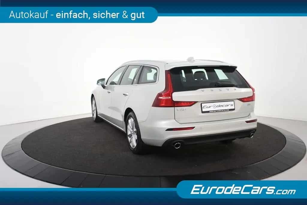 Volvo V60 B4 Inscription *1.Hand*Leder*Navi*Standheiz. 06/2021-photo-22