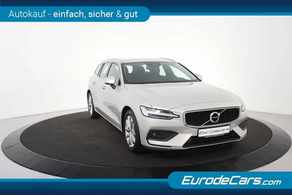 Volvo V60 B4 Inscription *1.Hand*Leder*Navi*Standheiz. 06/2021-photo-24