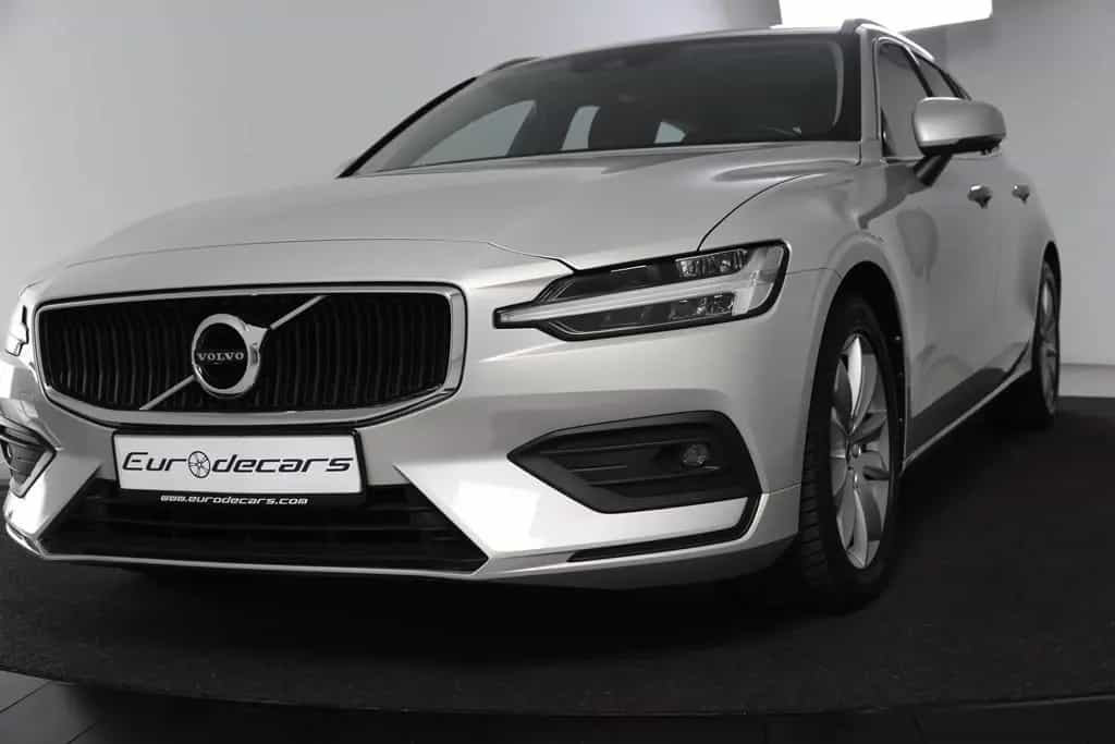Volvo V60 B4 Inscription *1.Hand*Leder*Navi*Standheiz. 06/2021-photo-26