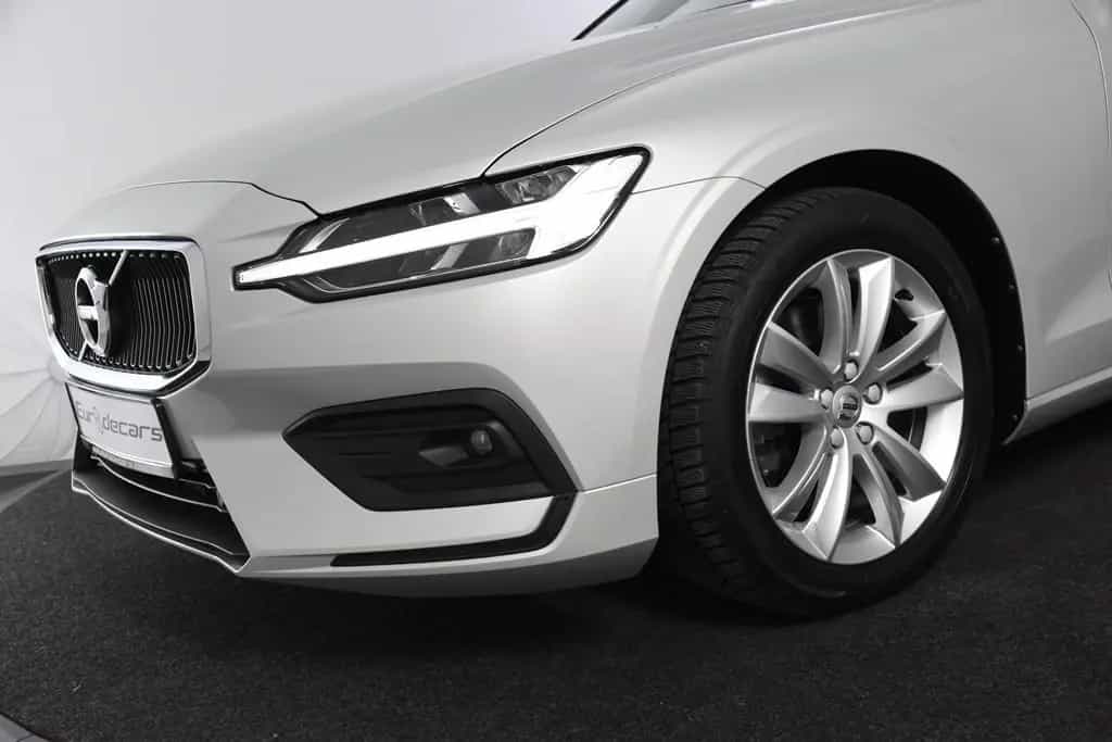 Volvo V60 B4 Inscription *1.Hand*Leder*Navi*Standheiz. 06/2021-photo-28