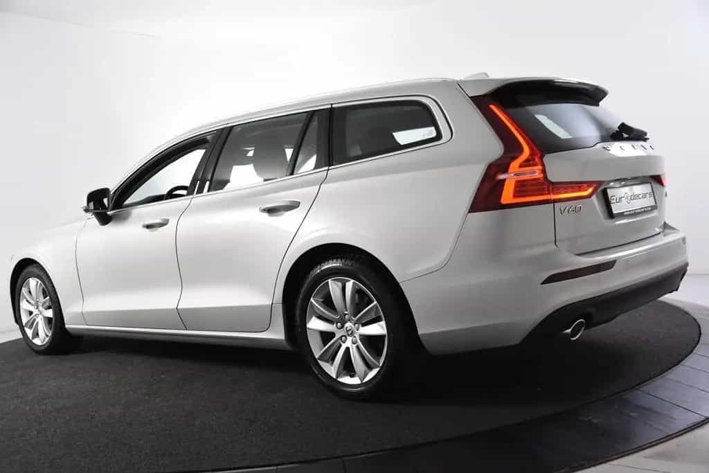 Volvo V60 B4 Inscription *1.Hand*Leder*Navi*Standheiz. 06/2021-photo-29