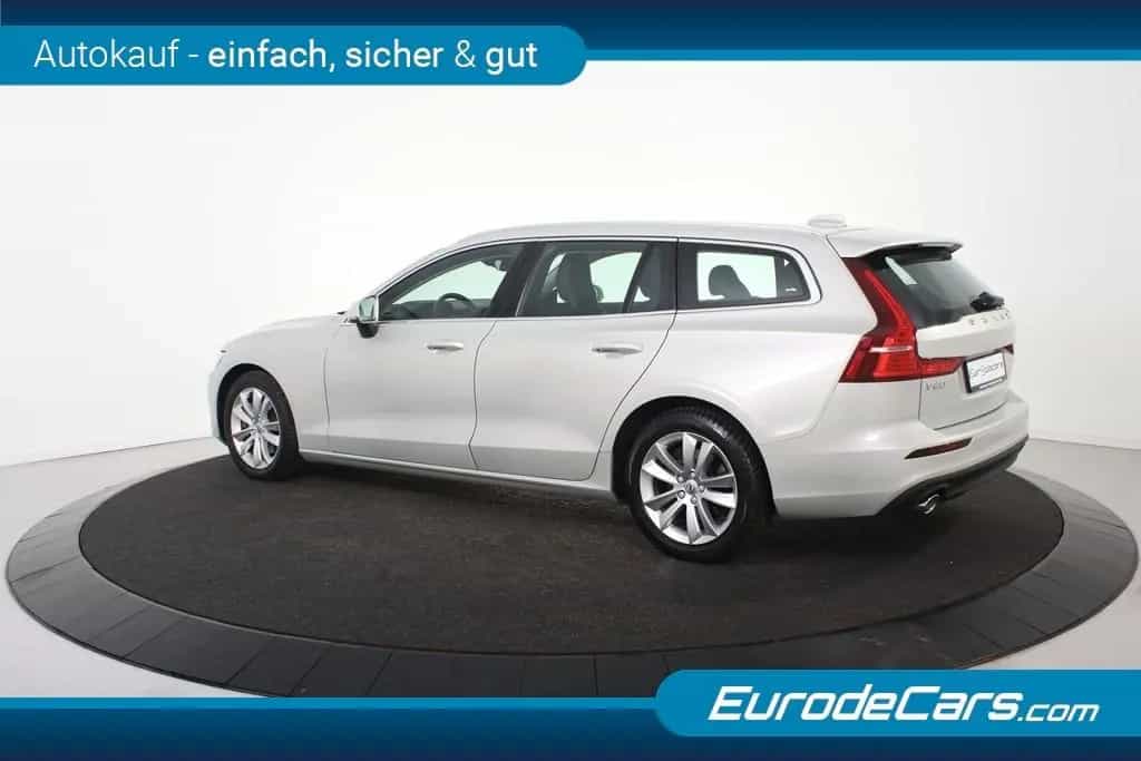 Volvo V60 B4 Inscription *1.Hand*Leder*Navi*Standheiz. 06/2021-photo-5