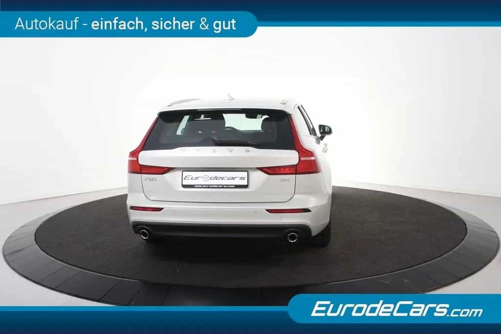 Volvo V60 B4 Inscription *1.Hand*Leder*Navi*Standheiz. 06/2021-photo-7