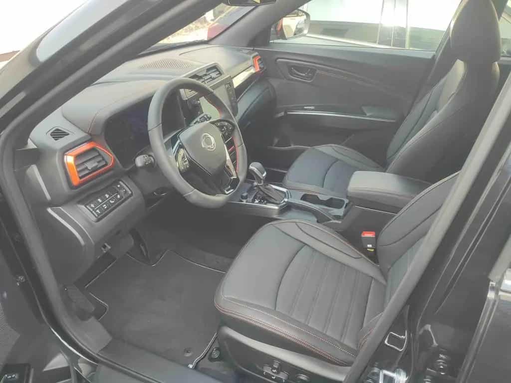 KGM Tivoli 1.5 Limited Sondermodell Automatik null-photo-14