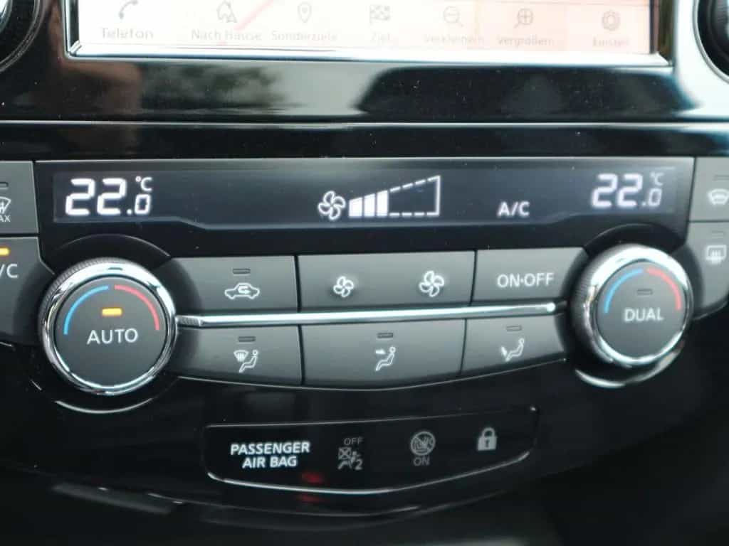 Nissan Qashqai 1.3 DIG-T Tekna+ Panorama Navi 360° 02/2019-photo-12