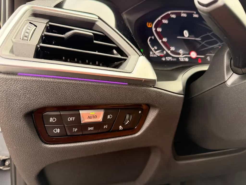 BMW 3 Series 08/2021-photo-21