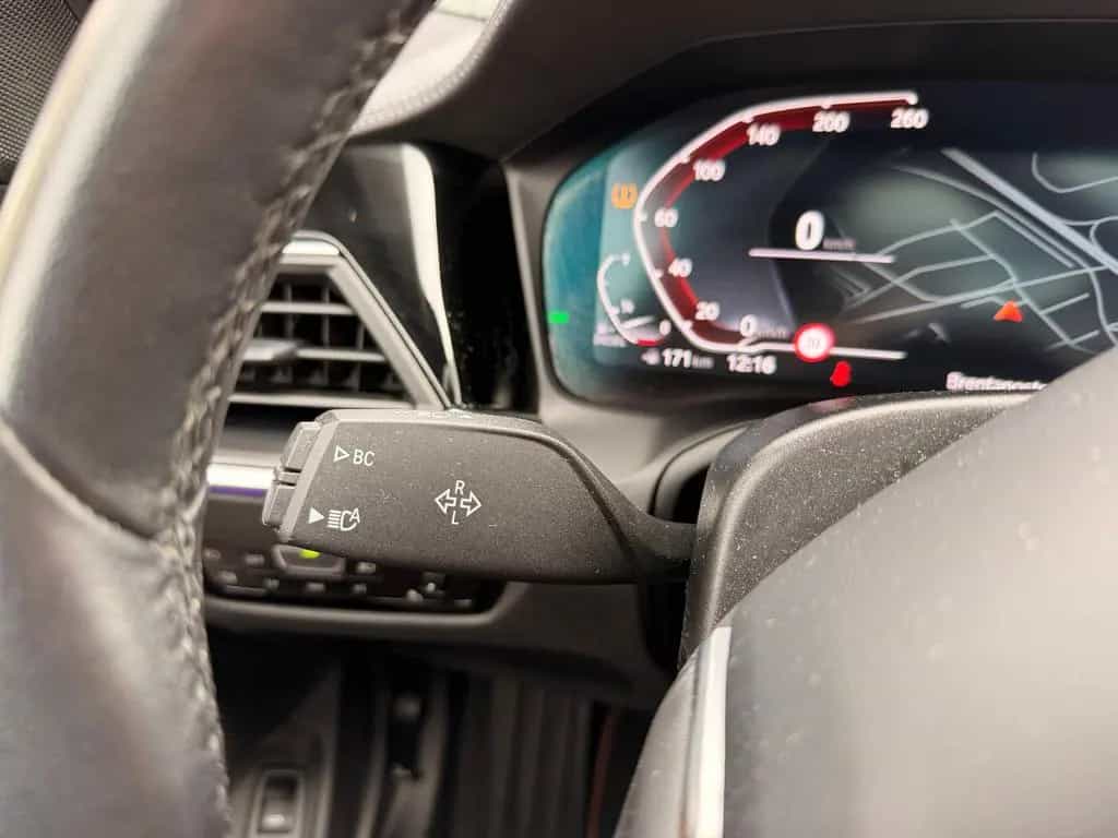 BMW 3 Series 08/2021-photo-24