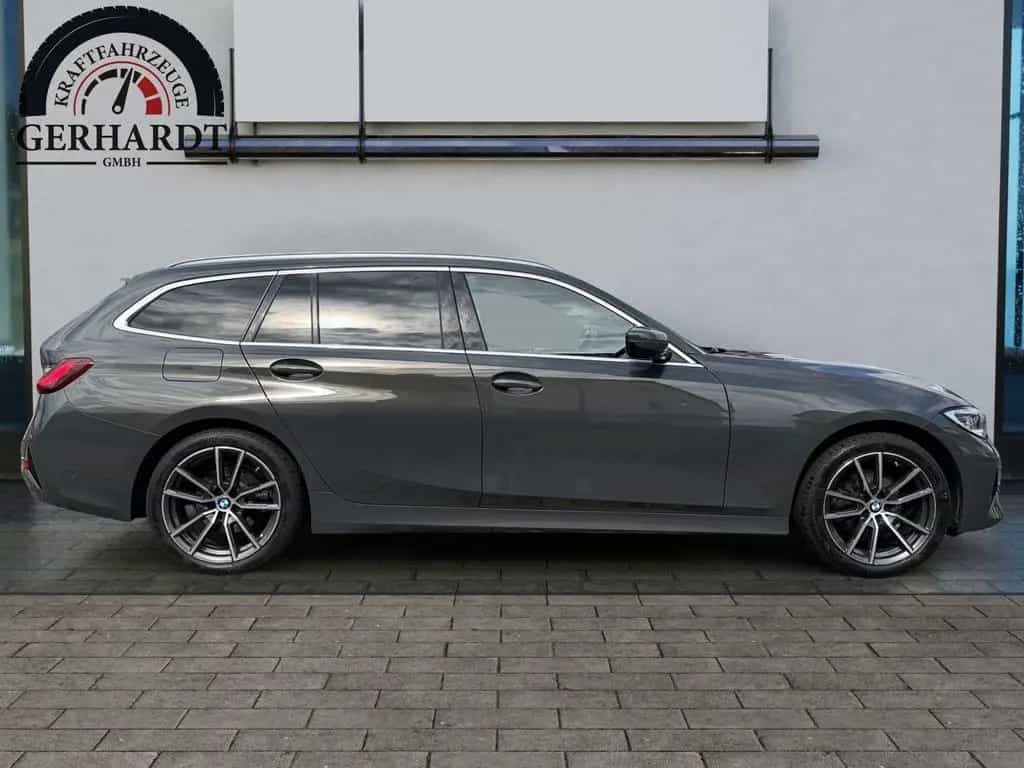 BMW 3 Series 08/2021-photo-5
