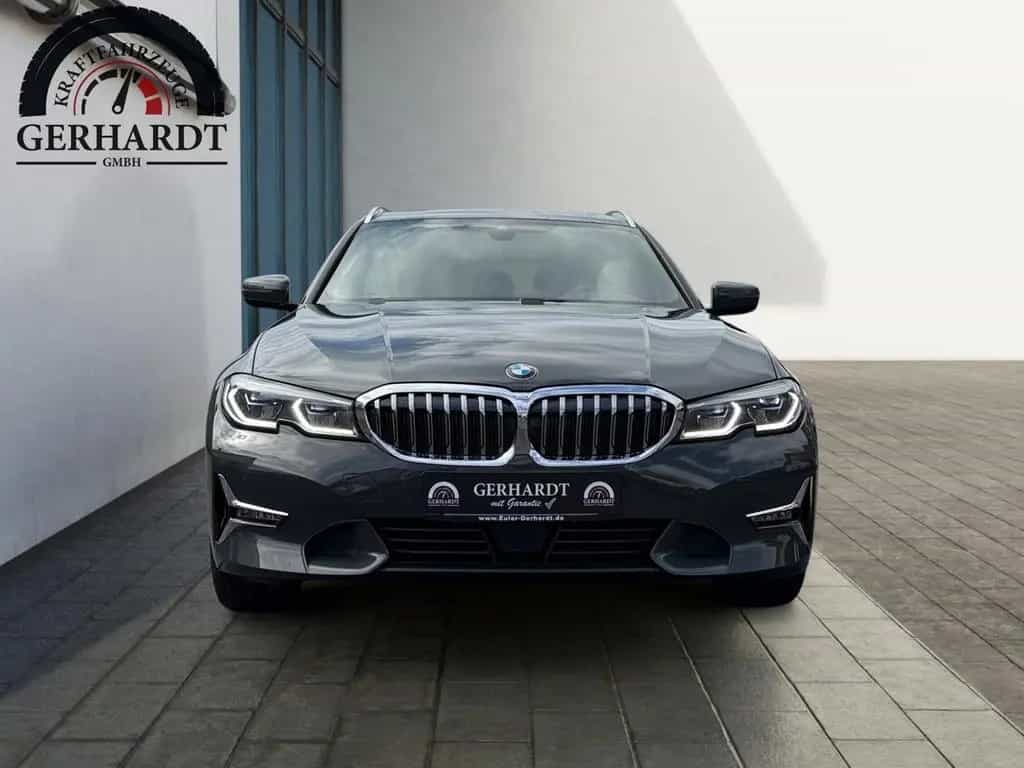 BMW 3 Series 08/2021-photo-7