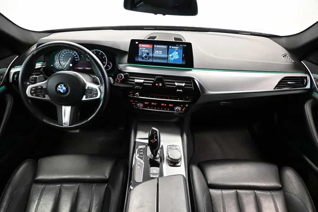 BMW 5 Series 530 d xDrive M Sport*LED*ST-HEIZ*RFK*AHK*ACC 08/2018-photo-10
