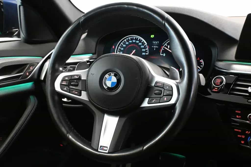 BMW 5 Series 530 d xDrive M Sport*LED*ST-HEIZ*RFK*AHK*ACC 08/2018-photo-11
