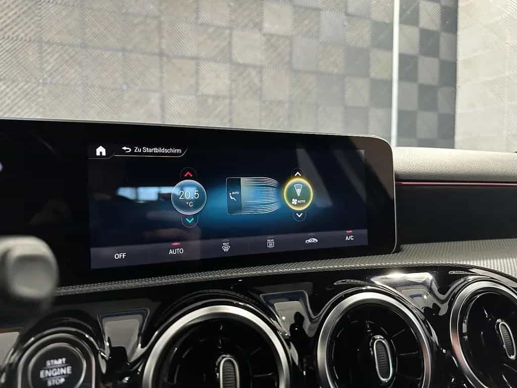 Mercedes-Benz A-Class 200*AMG LINE*NIGHT-LED-TEMPO-MBUX-R.KAM-SPUR 03/2019-photo-34
