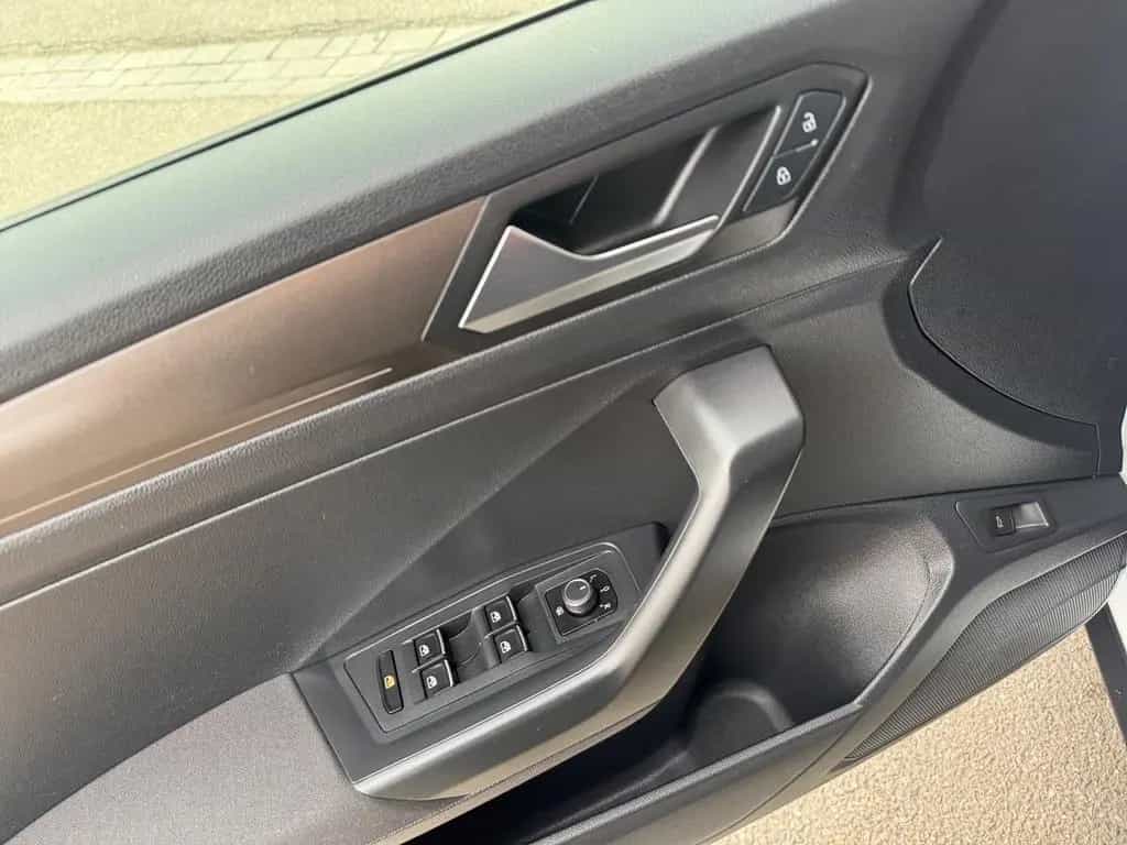 Volkswagen T-Roc Style 1.5TSI AHK SHZ PDC 06/2018-photo-14