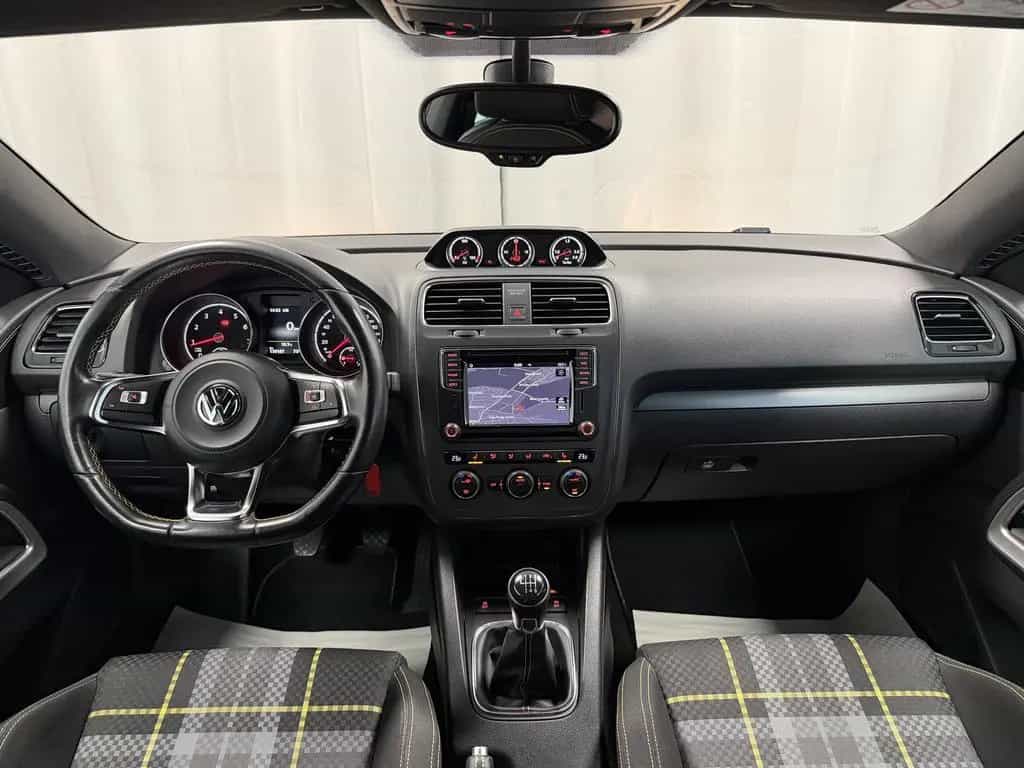 Volkswagen Scirocco 2.0 TSI BMT CLUB Sondermodell Navi PDC 03/2016-photo-11