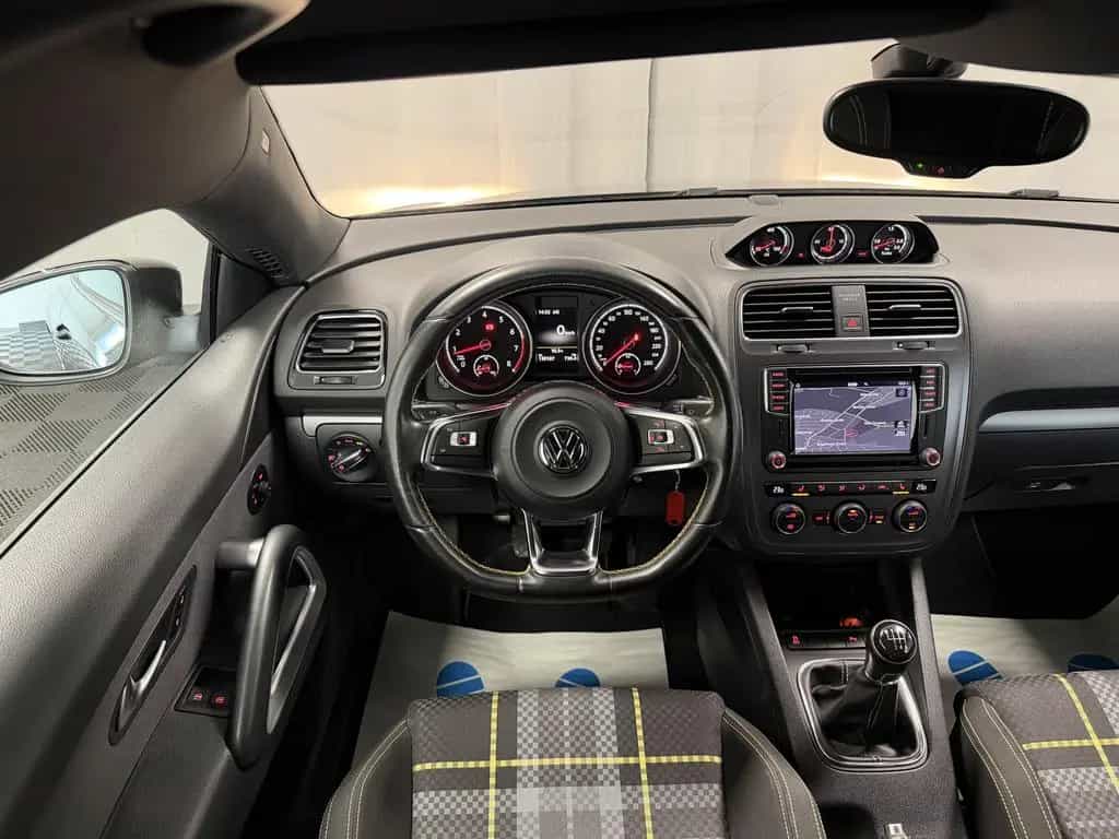 Volkswagen Scirocco 2.0 TSI BMT CLUB Sondermodell Navi PDC 03/2016-photo-12