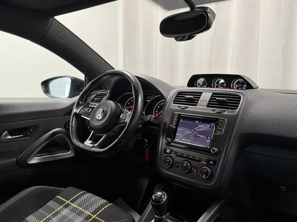 Volkswagen Scirocco 2.0 TSI BMT CLUB Sondermodell Navi PDC 03/2016-photo-17