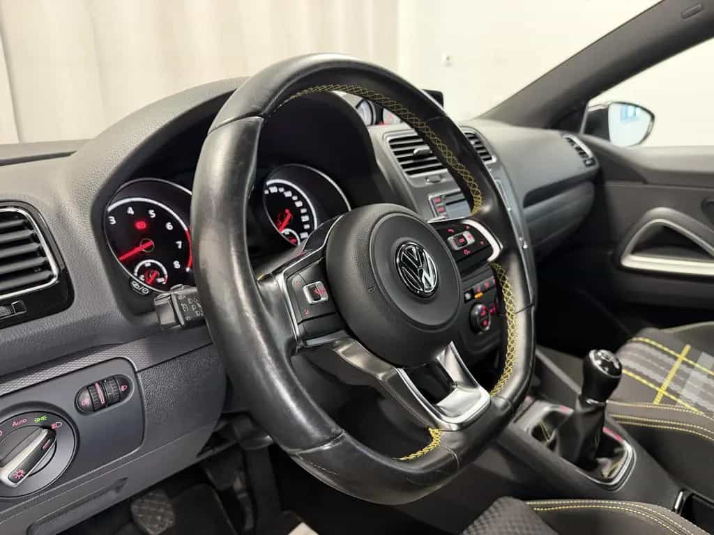 Volkswagen Scirocco 2.0 TSI BMT CLUB Sondermodell Navi PDC 03/2016-photo-9