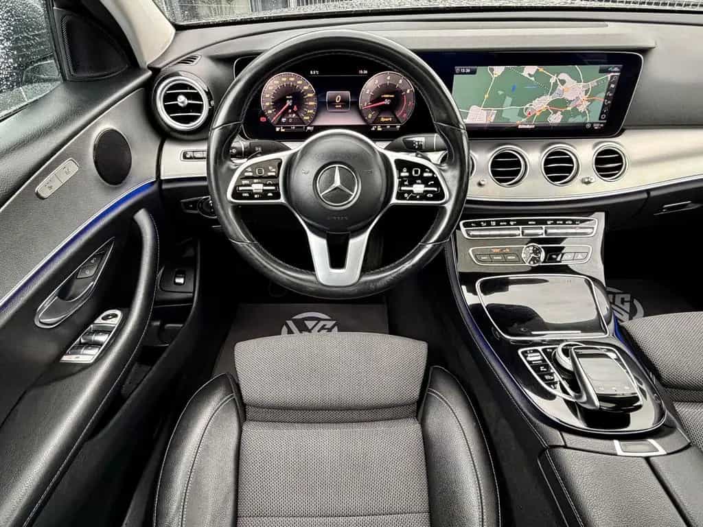 Mercedes-Benz E-Class 200 Lim*Widescreen*PANO*Mbeam*KAMERA*Dist+*Amb 07/2018-photo-11