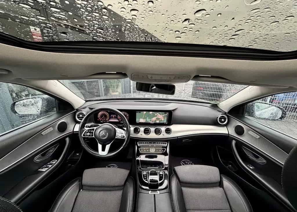 Mercedes-Benz E-Class 200 Lim*Widescreen*PANO*Mbeam*KAMERA*Dist+*Amb 07/2018-photo-2