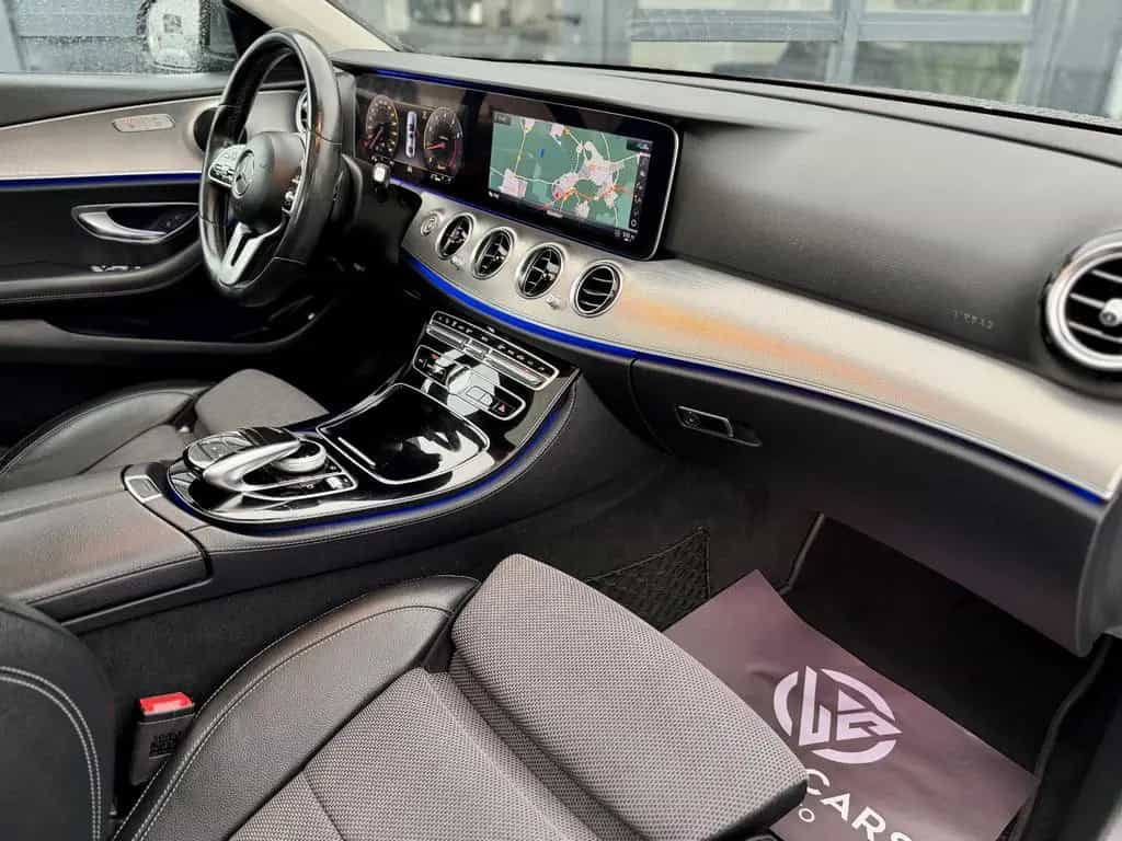 Mercedes-Benz E-Class 200 Lim*Widescreen*PANO*Mbeam*KAMERA*Dist+*Amb 07/2018-photo-23