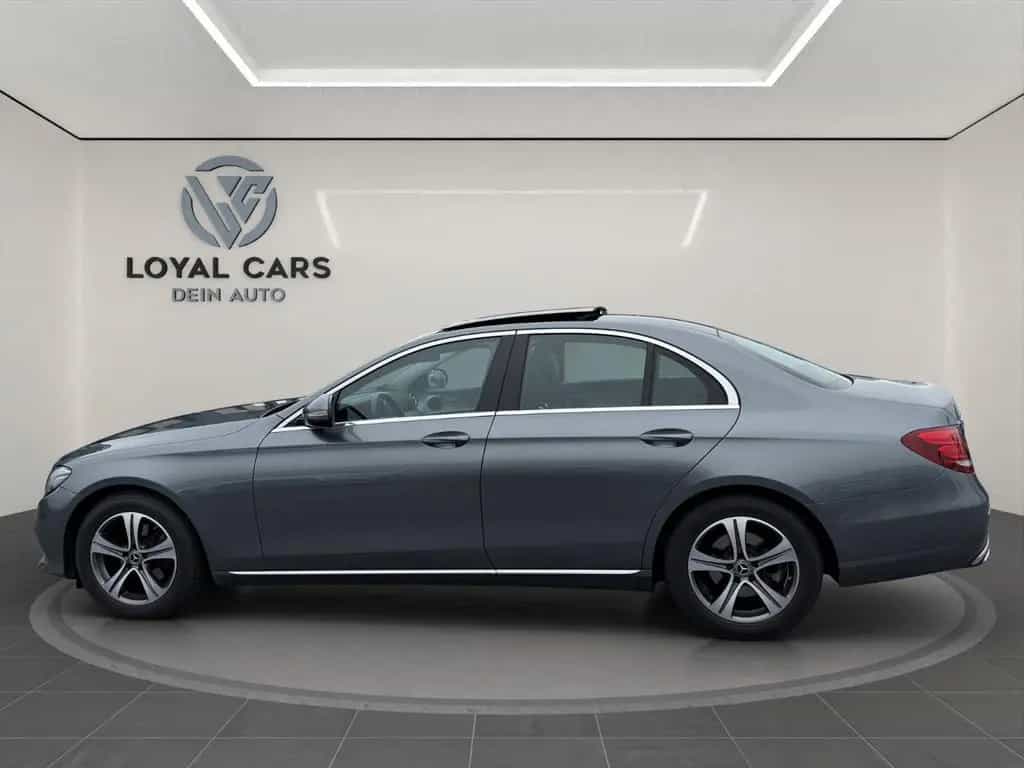 Mercedes-Benz E-Class 200 Lim*Widescreen*PANO*Mbeam*KAMERA*Dist+*Amb 07/2018-photo-4