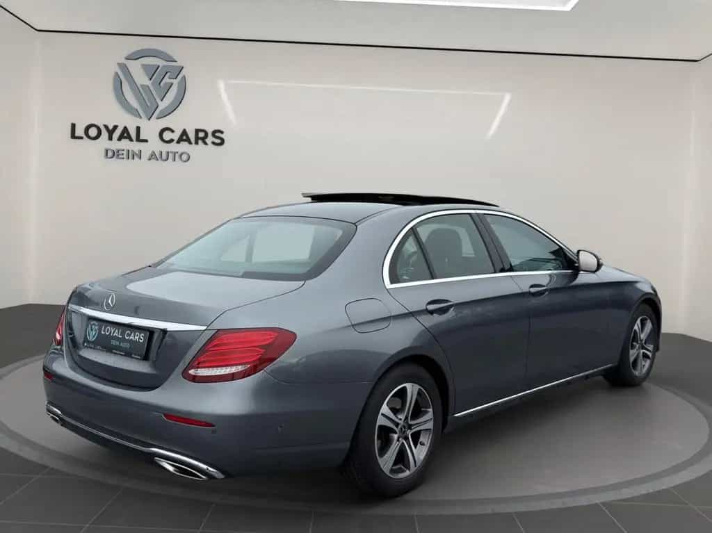 Mercedes-Benz E-Class 200 Lim*Widescreen*PANO*Mbeam*KAMERA*Dist+*Amb 07/2018-photo-9