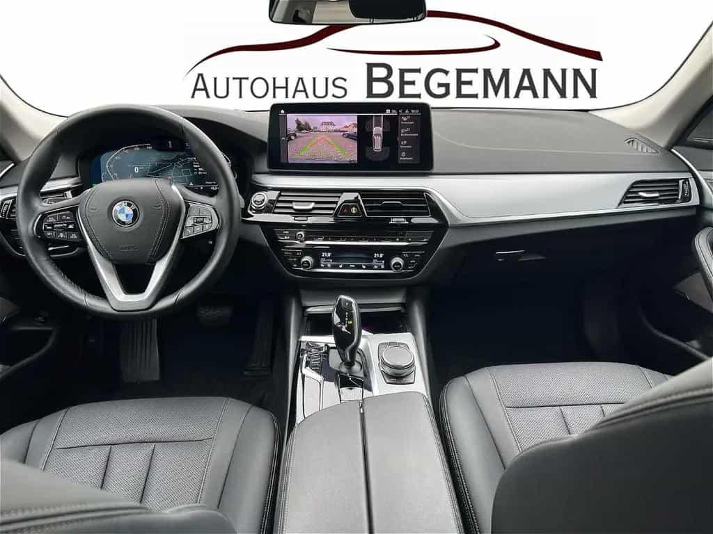 BMW 5 Series 520 d T xDrive ACC DA+ HUD HK 11/2022-photo-10