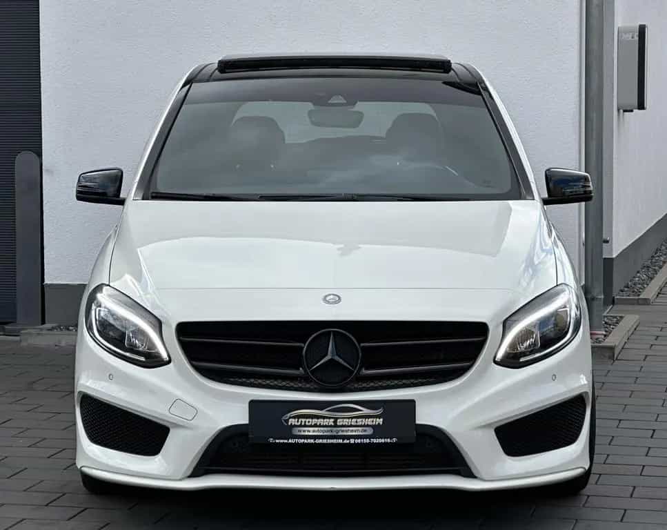 Mercedes-Benz B-Class 180 7G*AMG*CARBON*AMBIENTE*PANO*PDC*NAVI*NIGHT 12/2016-photo-1