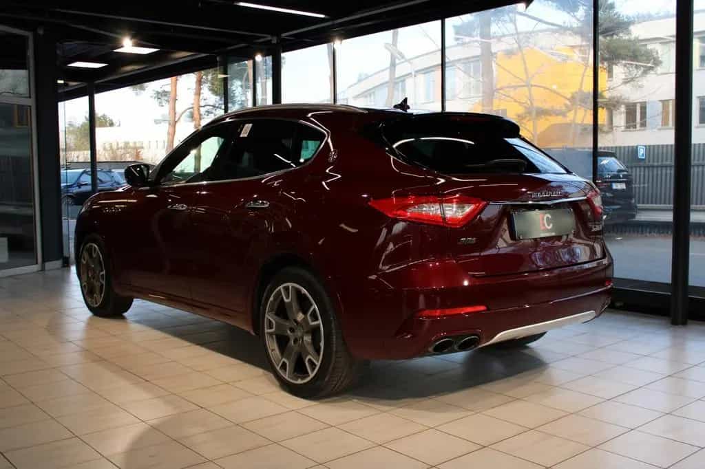 Maserati Levante SQ4 GranLusso ACC/Pano/B&W 06/2017-photo-2