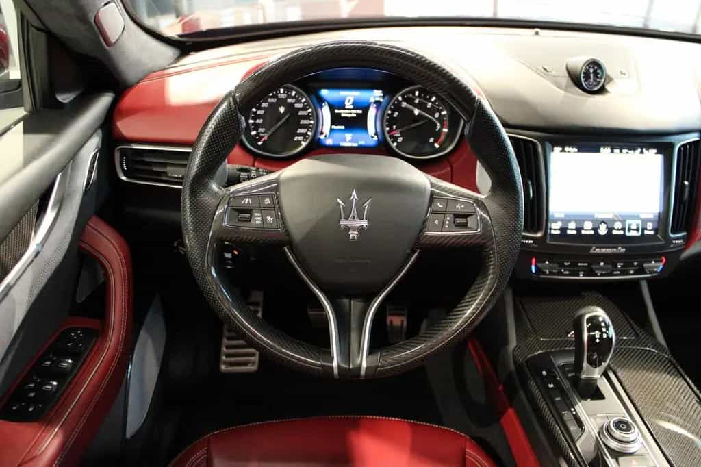 Maserati Levante SQ4 GranLusso ACC/Pano/B&W 06/2017-photo-9