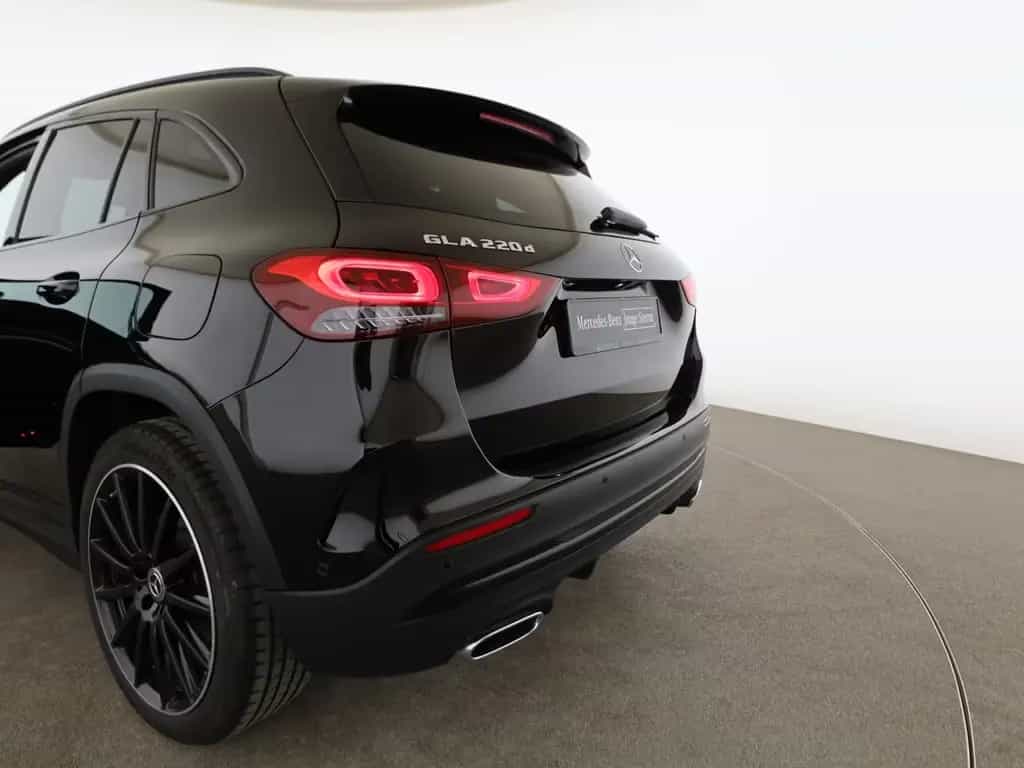 Mercedes-Benz GLA 220 d AMG+NIGHT+AHK+PANO+AMBI+LED+KAMERA+DAB 10/2022-photo-18