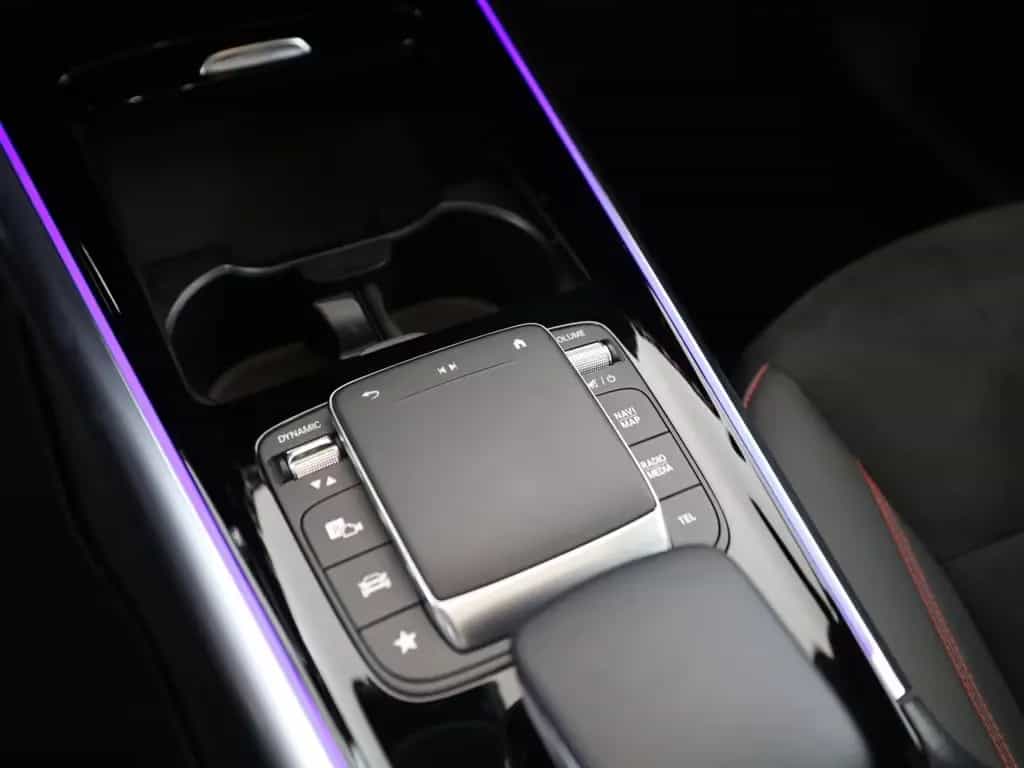 Mercedes-Benz GLA 220 d AMG+NIGHT+AHK+PANO+AMBI+LED+KAMERA+DAB 10/2022-photo-19