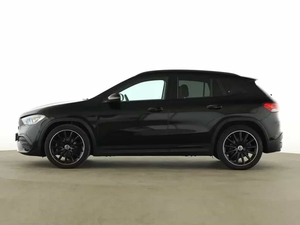 Mercedes-Benz GLA 220 d AMG+NIGHT+AHK+PANO+AMBI+LED+KAMERA+DAB 10/2022-photo-3