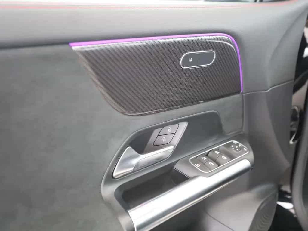 Mercedes-Benz GLA 220 d AMG+NIGHT+AHK+PANO+AMBI+LED+KAMERA+DAB 10/2022-photo-9