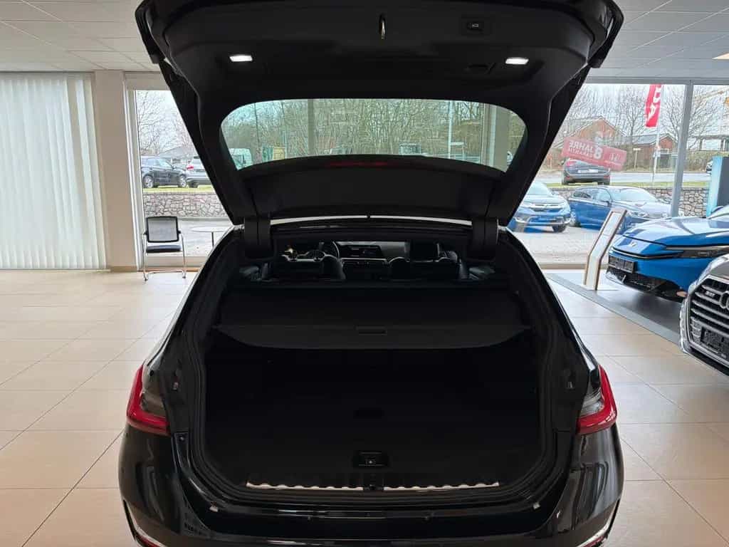 BMW 3 Series 320 3 Touring 320 d Luxury Line 03/2022-photo-38