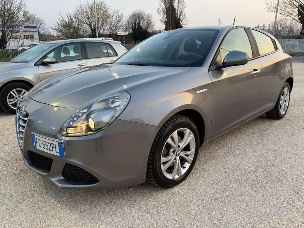 Alfa Romeo Giulietta 1.6 jtdm Distinctive 120cv 01/2016-photo-1