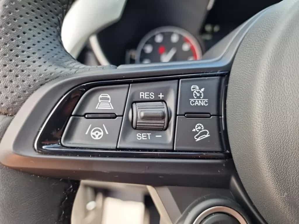 Alfa Romeo Stelvio Veloce Q4 280 Automatik *Navi*SHZ*Kamera 04/2023-photo-17