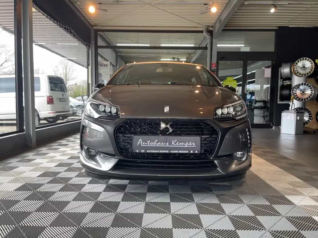 DS Automobiles DS3 1.2 Pure Tech Cafe Racer Sondermodel *Autom* 06/2018-photo-1