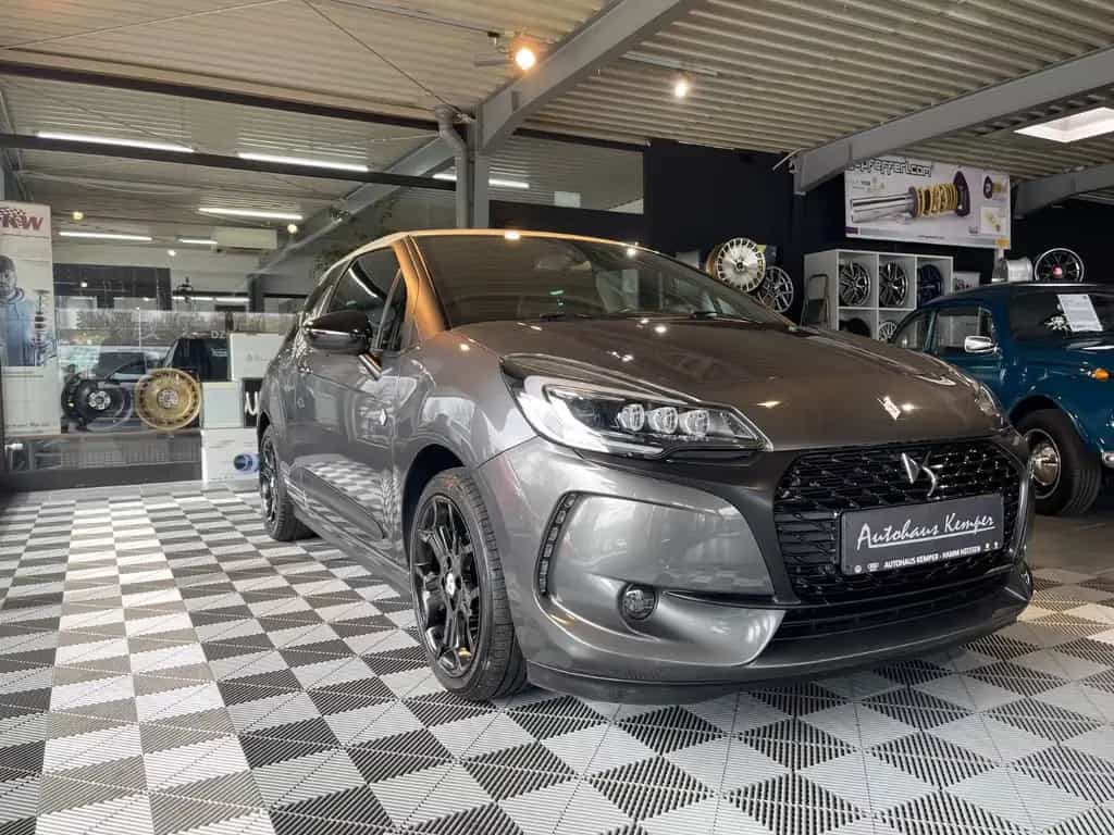 DS Automobiles DS3 1.2 Pure Tech Cafe Racer Sondermodel *Autom* 06/2018-photo-2