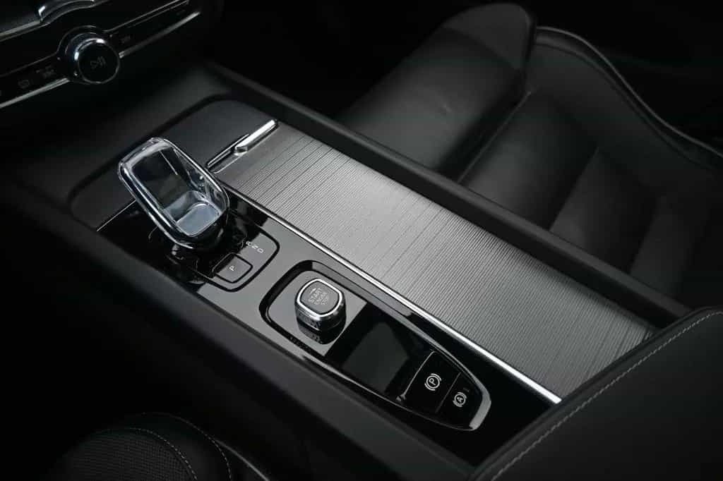 Volvo XC60 B4 Ultimate Dark AWD*LUFT*360°*SDTHZG*LED 02/2023-photo-38