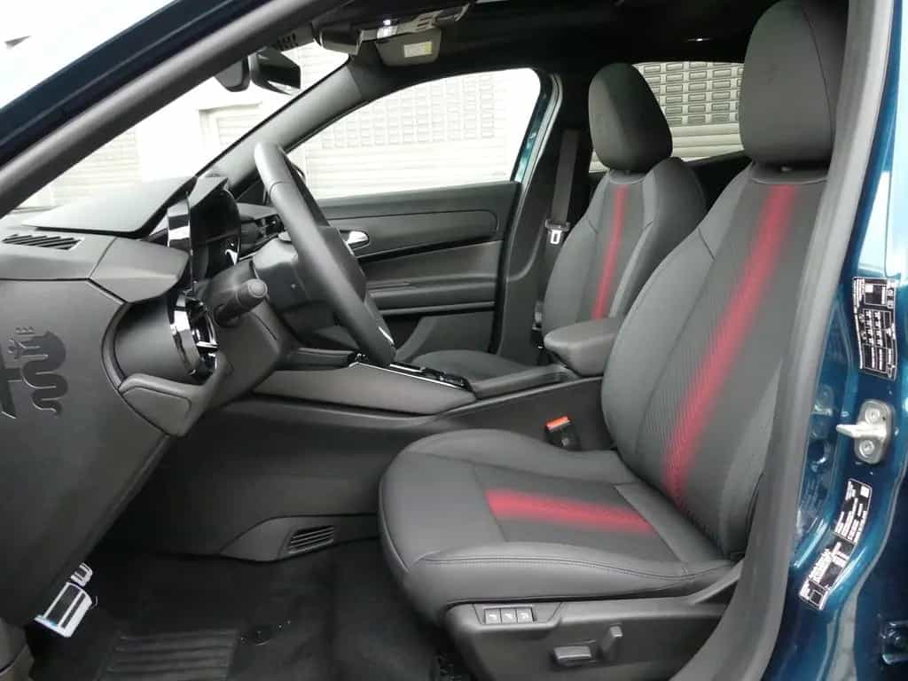 Alfa Romeo Junior IBRIDA Q4 TI 1.2 VGT 145PS DCT6 SCHIEBEDA 05/2026-photo-10