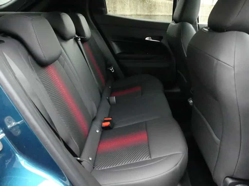 Alfa Romeo Junior IBRIDA Q4 TI 1.2 VGT 145PS DCT6 SCHIEBEDA 05/2026-photo-13