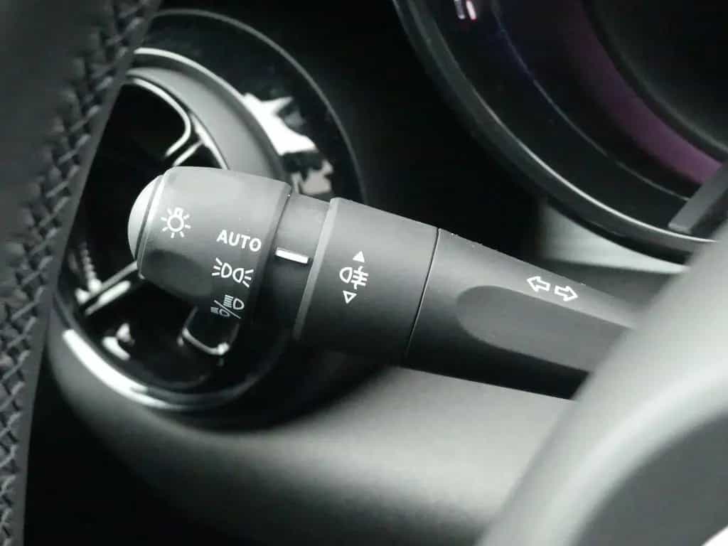 Alfa Romeo Junior IBRIDA Q4 TI 1.2 VGT 145PS DCT6 SCHIEBEDA 05/2026-photo-19