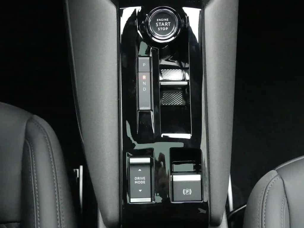Alfa Romeo Junior IBRIDA Q4 TI 1.2 VGT 145PS DCT6 SCHIEBEDA 05/2026-photo-32