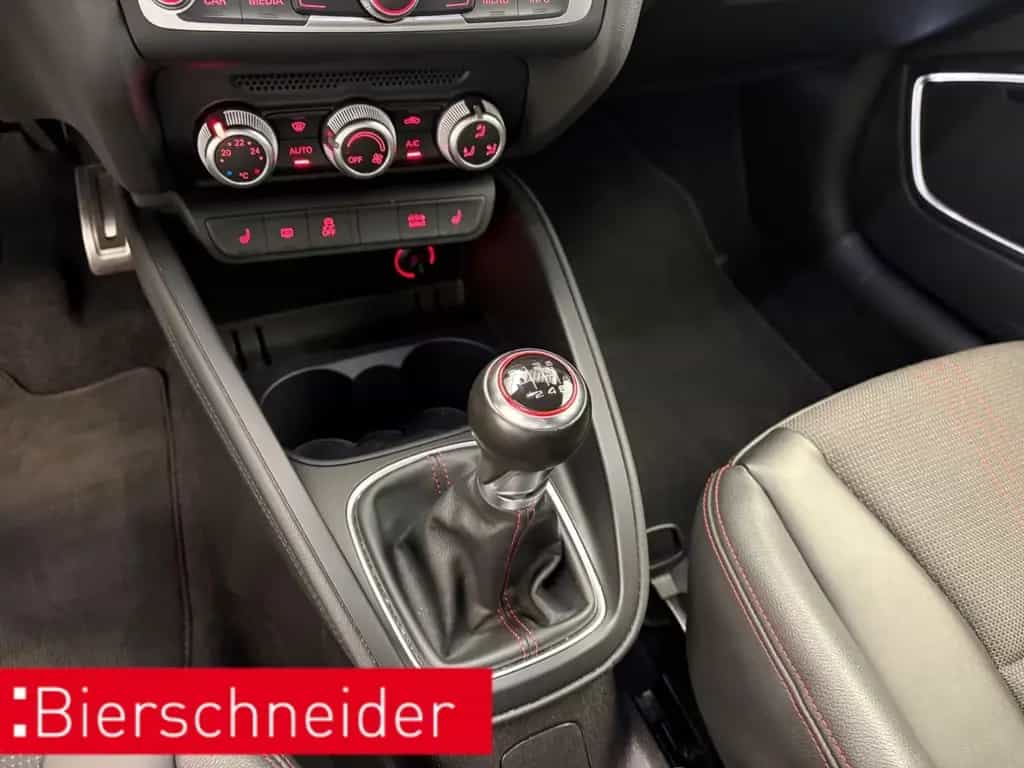Audi S1 Sportback BOSE NAVI 18 PDC XENON GRA 12/2016-photo-11