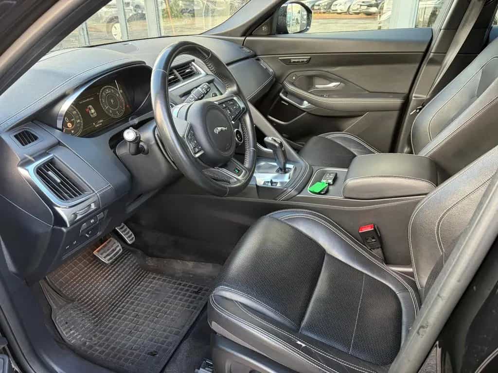 Jaguar E-Pace E-PACE R-Dynamic SE AWD AWR Standheizung 08/2020-photo-13